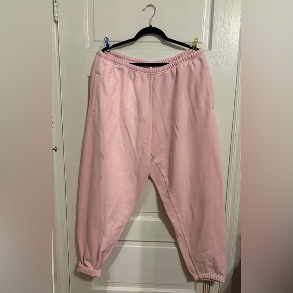 SKIMS Pants - SKIMS Soft Pink Track Pants